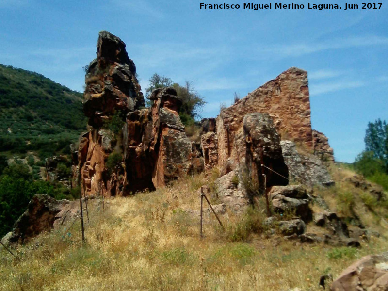 Cortijo Antiguo del Peñón de Zuzaña - Cortijo Antiguo del Peñón de Zuzaña. 