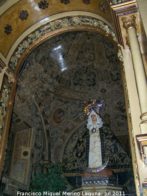 Iglesia de Santa María - Iglesia de Santa María. Camarín de la Virgen de los Dolores (comienzos del siglo XVIII), cubierto de yeserías barrocas
