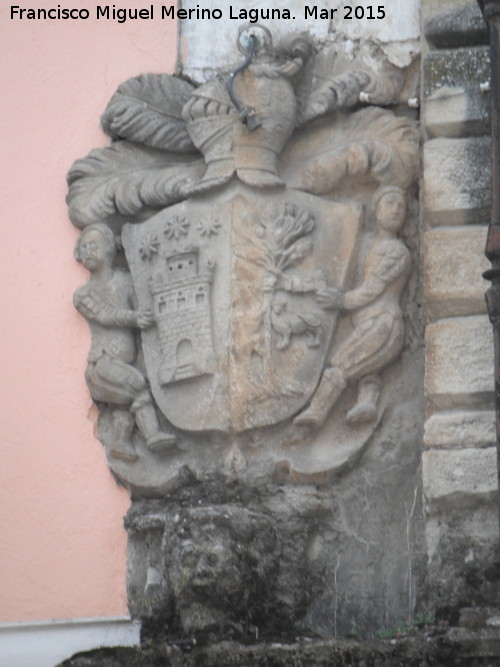 Casa de la Calle Don Diego nº 23 - Casa de la Calle Don Diego nº 23. Escudo izquierdo
