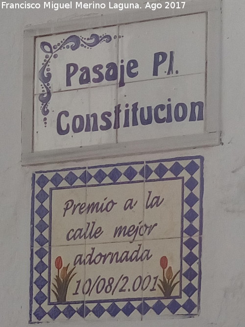 Calle Pasaje Plaza de la Constitución de Solera - Calle Pasaje Plaza de la Constitución de Solera. Placas