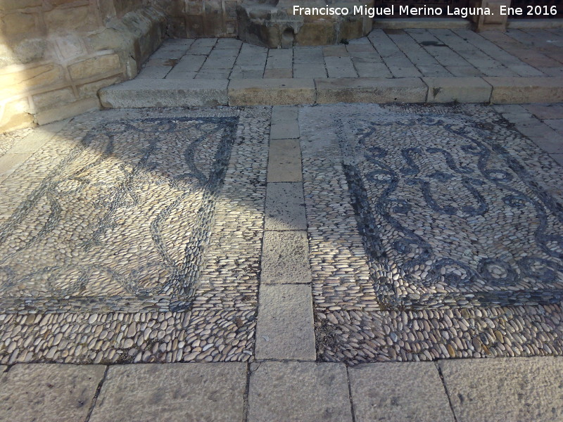 Iglesia de Santa María La Mayor - Iglesia de Santa María La Mayor. Mosaicos de la lonja