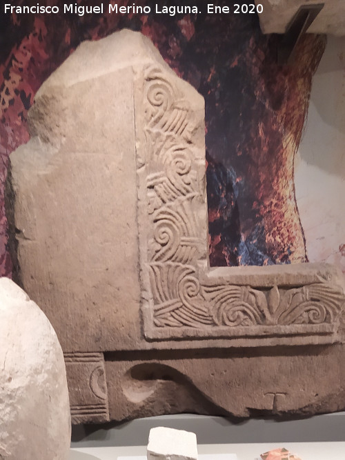 Iberos - Iberos. Ventana del templete. Finales siglo IV a.C. principios III a.C. C�stulo - Linares. Museo Ibero de Ja�n