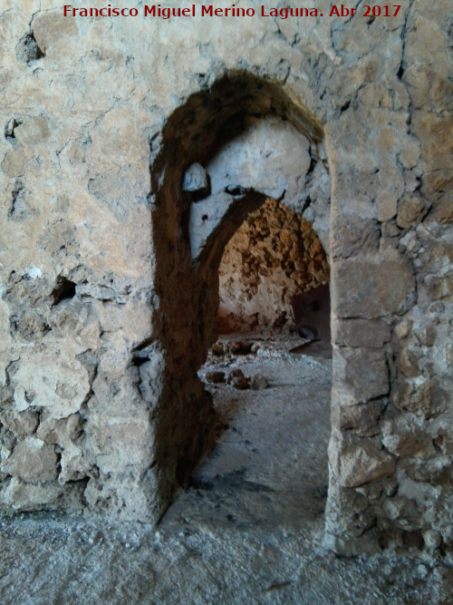 Castillo de Torres - Castillo de Torres. Puerta de comunicación entre habitáculos internos