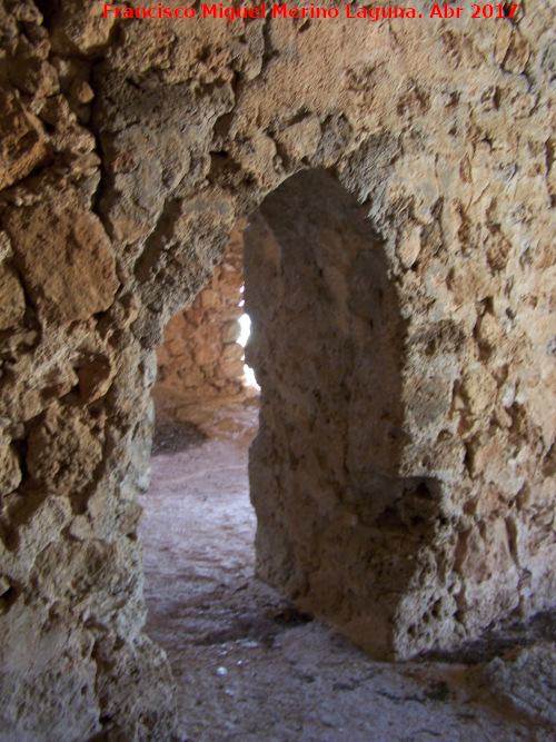 Castillo de Torres - Castillo de Torres. Puerta de los habitáculos del segundo piso