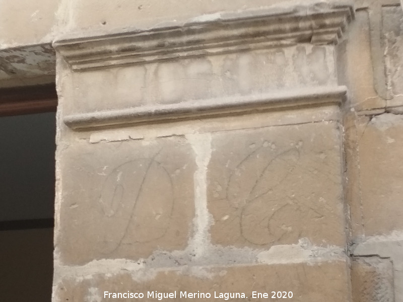 Casa de la Calle Cubillo n� 7 - Casa de la Calle Cubillo n� 7. Iniciales de los antiguos propietarios