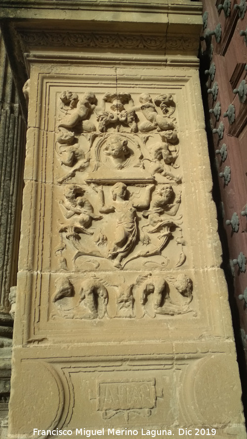 Sacra Capilla de El Salvador del Mundo - Sacra Capilla de El Salvador del Mundo. Interior de la jamba de la Portada Principal