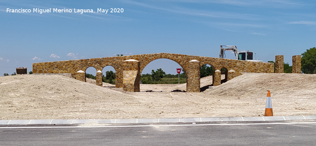 Puente Ariza - Puente Ariza. Reproducci�n del puente en la Rotonda Puente Ariza