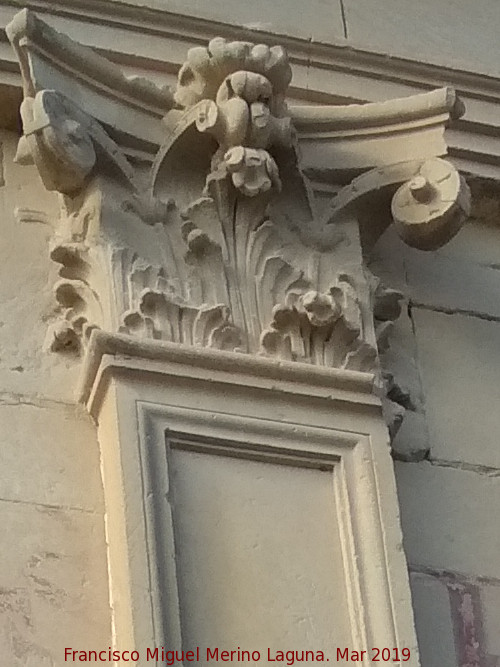 Palacio de Juan Vázquez de Molina - Palacio de Juan Vázquez de Molina. Capitel de la fachada