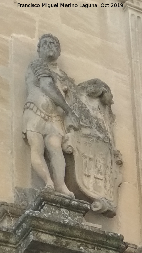 Palacio Vela de Los Cobos - Palacio Vela de Los Cobos. Escudo izquierdo