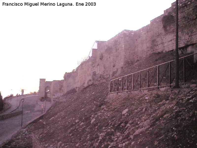 Muralla de San Millán - Muralla de San Millán. Como enlaza con la Puerta de Quesada