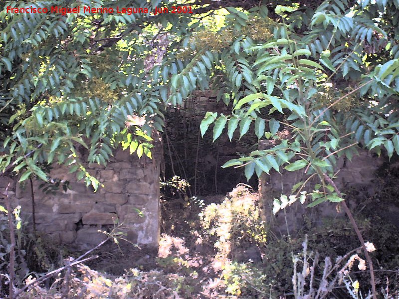 Castillo de Garcí Fernández - Castillo de Garcí Fernández. Puerta de acceso a las caballerizas