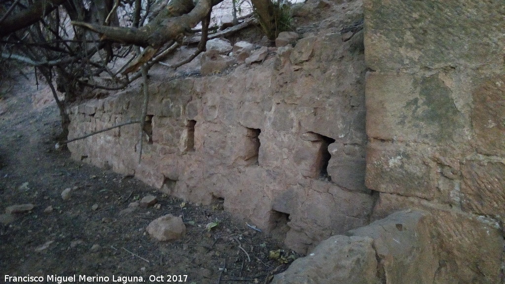 Fuente romana de la Magdalena - Fuente romana de la Magdalena. Muro de contención