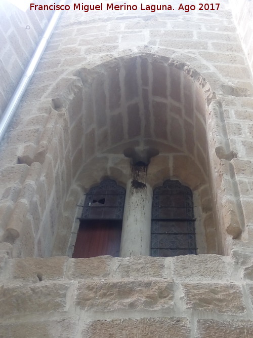 Iglesia de San Pedro - Iglesia de San Pedro. Ventana del ábside