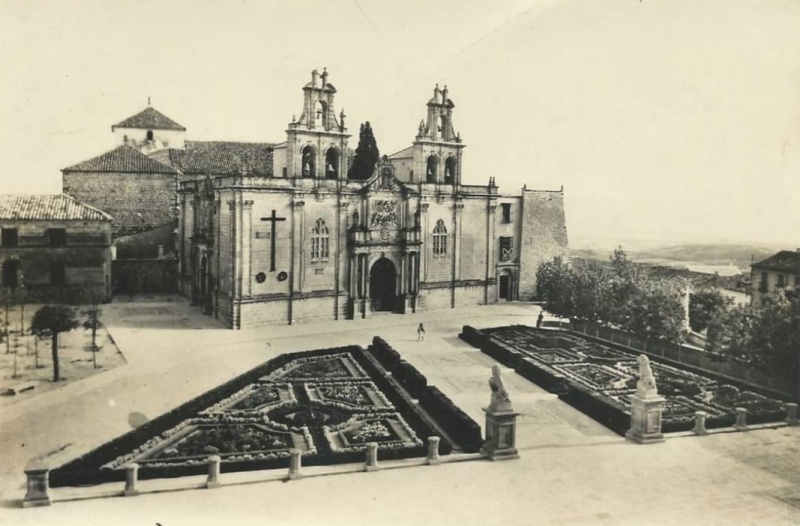Colegiata de Santa Mar�a de los Reales Alc�zares - Colegiata de Santa Mar�a de los Reales Alc�zares. Foto antigua