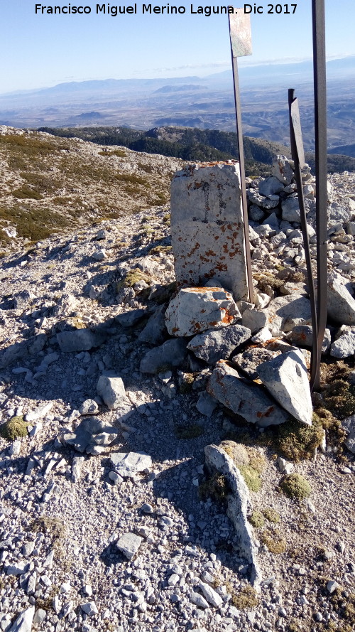 Mágina - Mágina. Cumbre del cerro entre Peña Jaén y Mágina