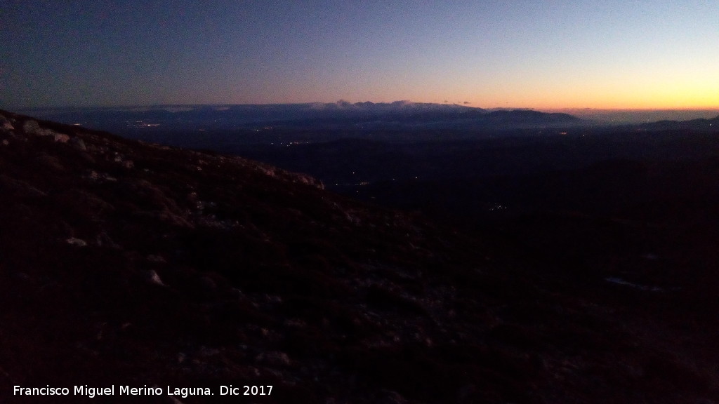 Mgina - Mgina. Anocheciendo desde el Pico Mgina