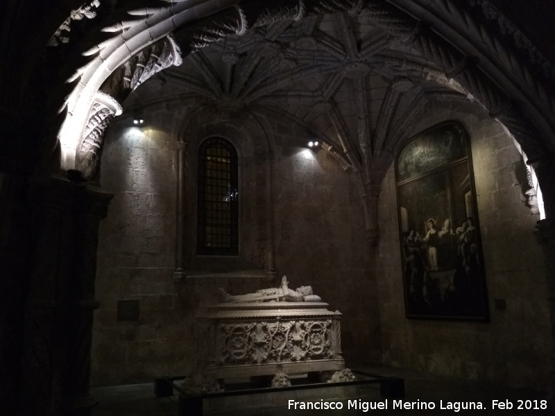 Luís de Camões - Luís de Camões. Tumba en el Monasterio de los Jerónimos - Lisboa
