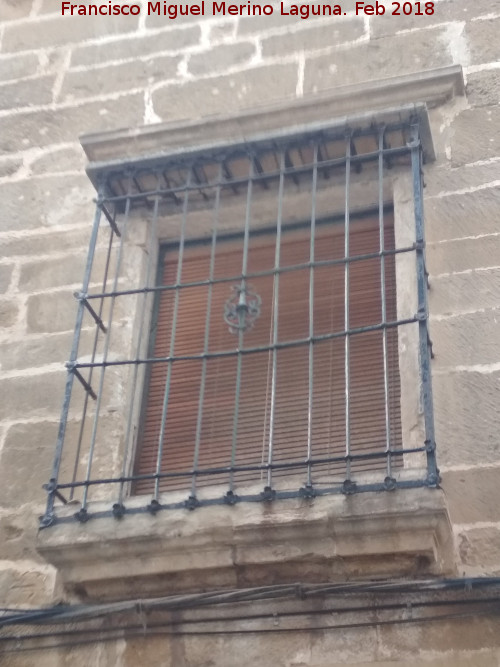 Casa de la Calle Obispo Toral nº 3 - Casa de la Calle Obispo Toral nº 3. Reja de rosetas