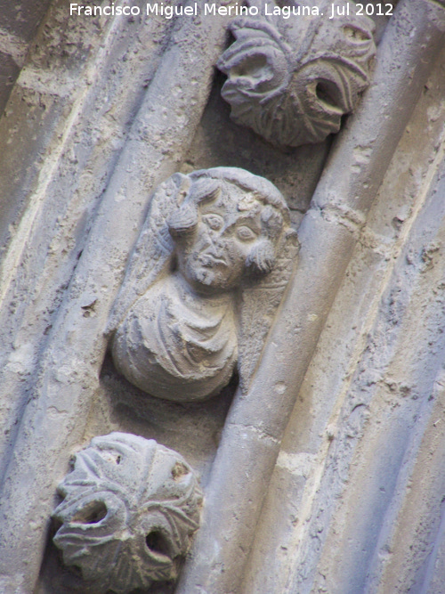 Iglesia de San Pablo. Portada de los Carpinteros - Iglesia de San Pablo. Portada de los Carpinteros. Ángel