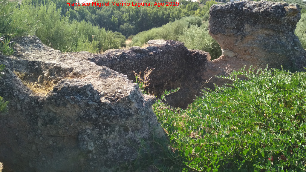 Castillo de Mogón - Castillo de Mogón. Interior de la torre