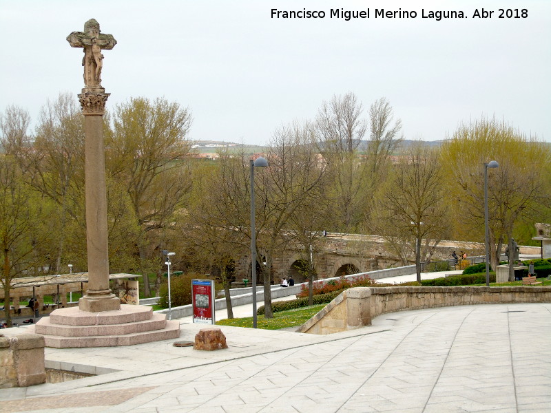 Cruz del Río - Cruz del Río. Cruz del Río y Puente Romano