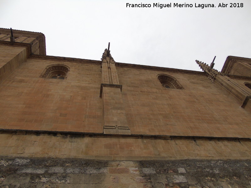 Catedral Nueva - Catedral Nueva. Contrafuertes y pináculos de la fachada norte