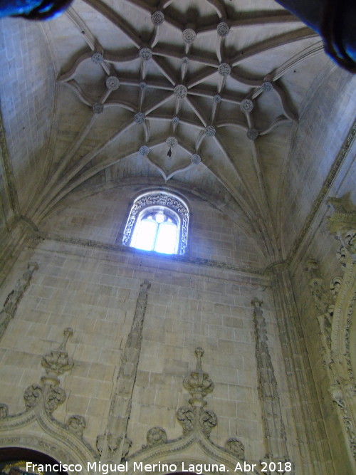 Catedral Nueva. Capilla de la Virgen del Pilar - Catedral Nueva. Capilla de la Virgen del Pilar. Bóveda de crucería