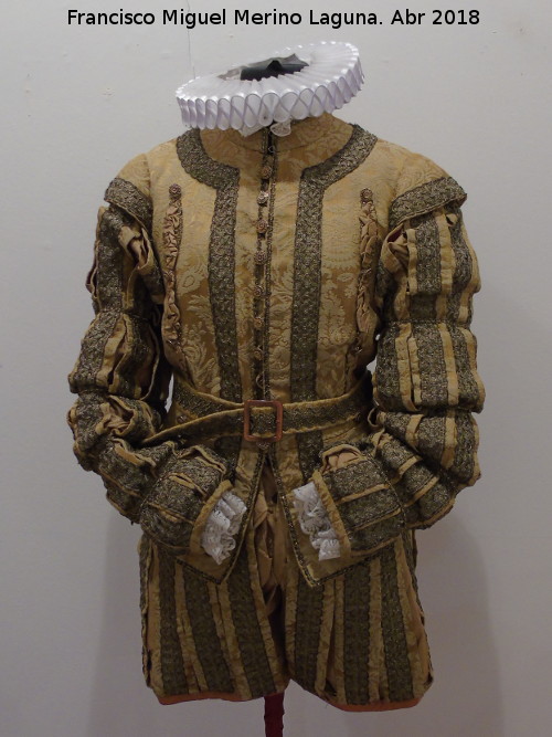 Ropa masculina del Siglo XVI - Ropa masculina del Siglo XVI. Exposición en el Palacio Episcopal de Salamanca