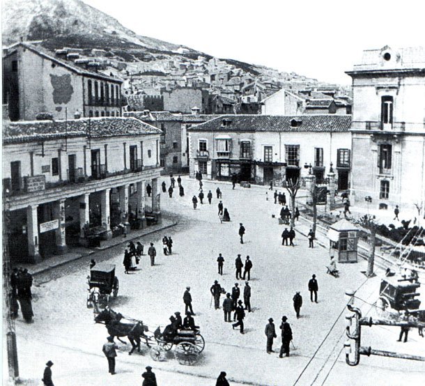 Muralla de Jan. Torren de la Calle lamos - Muralla de Jan. Torren de la Calle lamos. Foto antigua