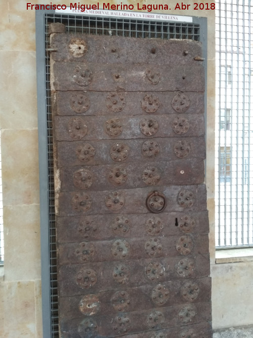 Torre del Marqués de Villena - Torre del Marqués de Villena. Puerta medieva