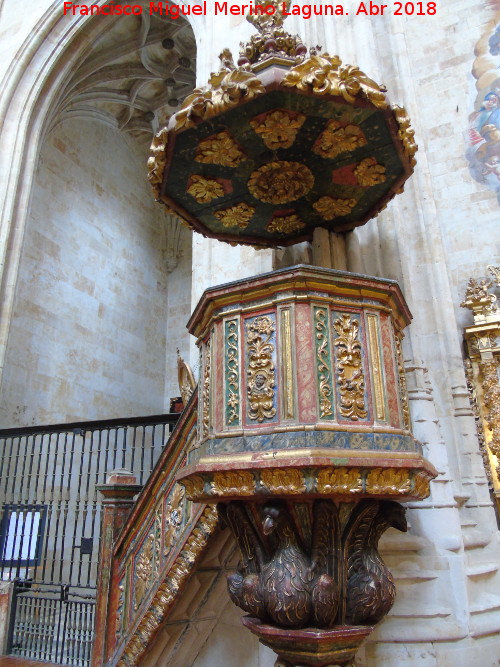 Convento de San Esteban. Iglesia - Convento de San Esteban. Iglesia. Púlpito