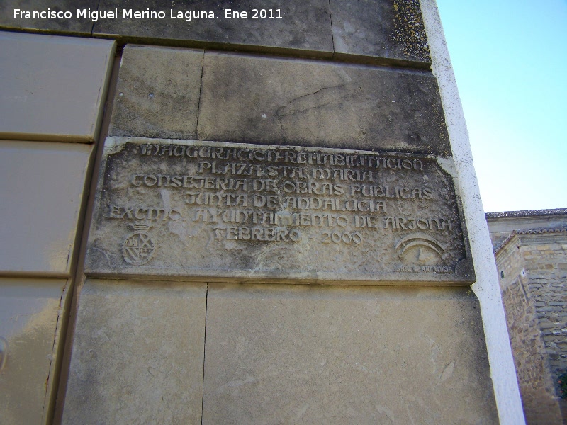 Plaza de Santa María - Plaza de Santa María. Placa de la remodelación