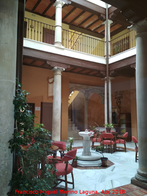 Casa de la Calle Juan Montilla nº 14 - Casa de la Calle Juan Montilla nº 14. Patio