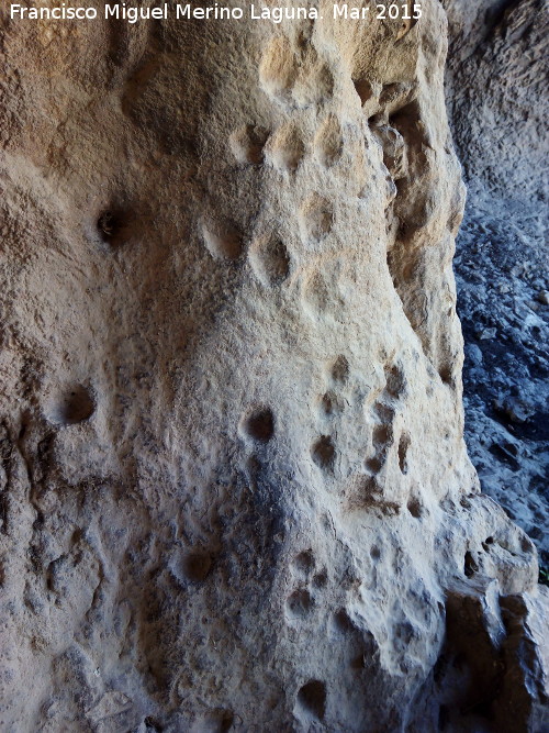 Pinturas rupestres de la Cueva de los Herreros Grupo VIII - Pinturas rupestres de la Cueva de los Herreros Grupo VIII. Cazoletas