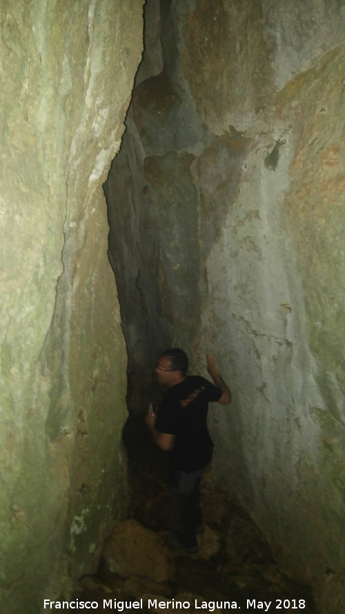 Peña de los Gitanos - Peña de los Gitanos. Cueva