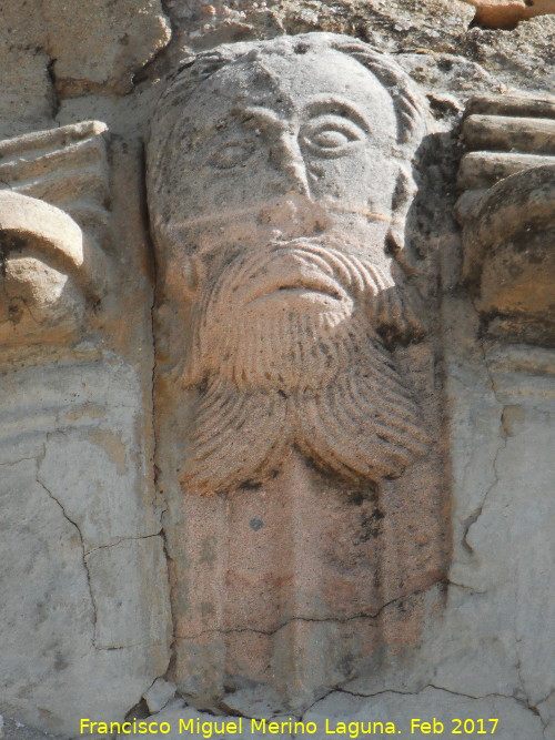 Iglesia de Santa María - Iglesia de Santa María. Cabeza hierática