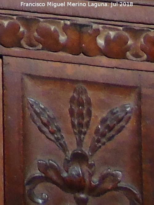 Catedral de Jaén. Coro. Natividad de María - Catedral de Jaén. Coro. Natividad de María. Detalle de la pilastra derecha del espaldar