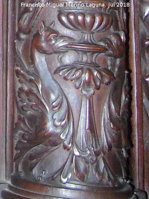 Catedral de Jan. Coro. Nacimiento de Jess - Catedral de Jan. Coro. Nacimiento de Jess. Pareja inferior de grifos