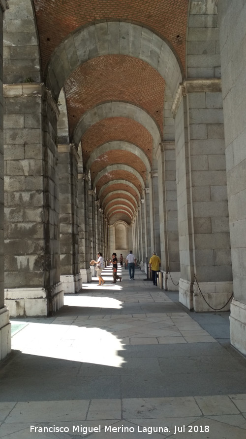 Palacio Real. Real Armería - Palacio Real. Real Armería. Soportales