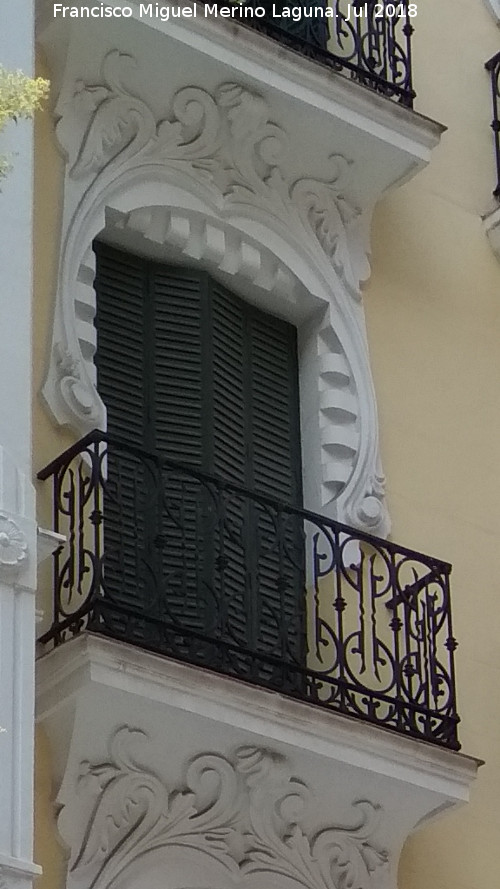 Edificio de la Cava de San Miguel nº 4 - Edificio de la Cava de San Miguel nº 4. Balcón