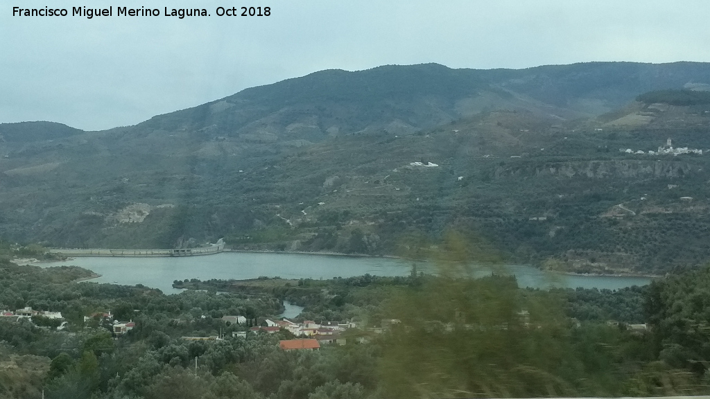 Pantano de Béznar - Pantano de Béznar. 