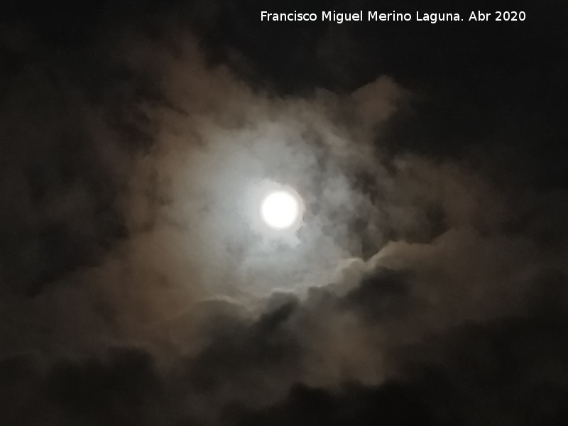 Luna - Luna. Superluna durante el confinamiento. Los Villares