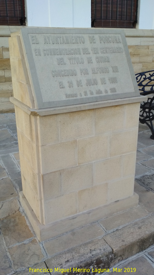 Monumento al Título de Ciudad - Monumento al Título de Ciudad. 