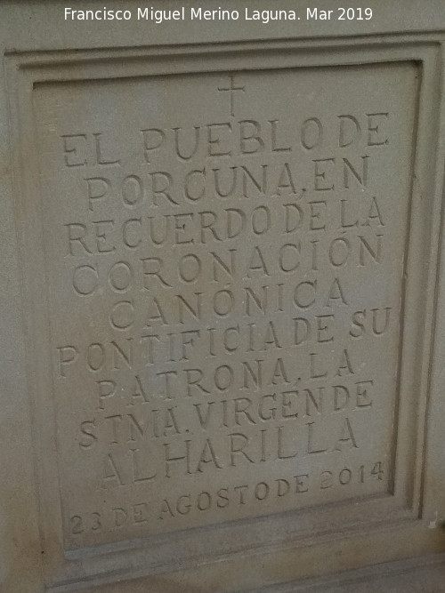 Monumento a la Coronación de la Virgen de Alharilla - Monumento a la Coronación de la Virgen de Alharilla. Inscripción