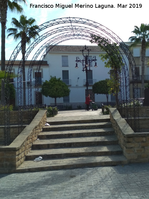 Plaza Presidente Adolfo Suárez - Plaza Presidente Adolfo Suárez. Arcos