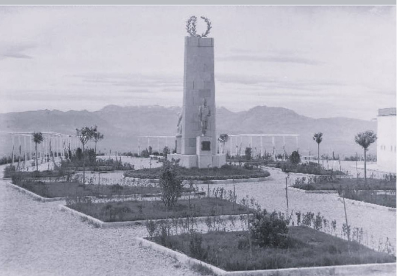 Monumento al Alf�rez Rojas - Monumento al Alf�rez Rojas. Foto antigua