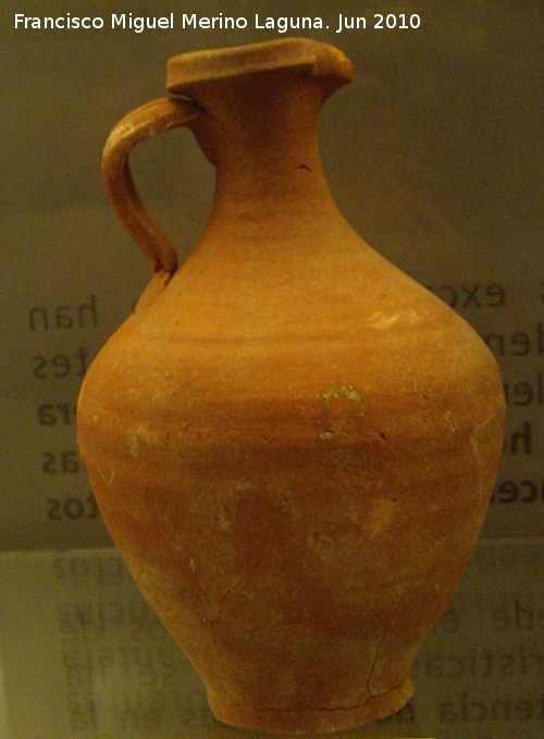 Ciudad iberorromana de Isturgi - Ciudad iberorromana de Isturgi. Jarra Alto Imperio Romano. Museo Arqueológico Provincial