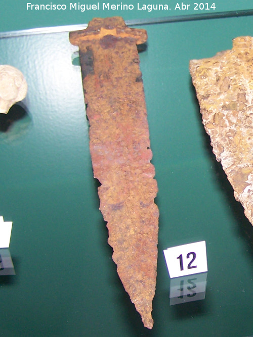 Ciudad iberorromana de Isturgi - Ciudad iberorromana de Isturgi. Espada corta. Museo Arqueológico Profesor Sotomayor - Andújar