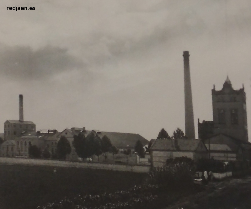 Azucarera-Alcoholera de San Isidro - Azucarera-Alcoholera de San Isidro. Foto 1940 de Moral Vílchez. Desde la línea férrea Granada-Bobadilla. Colección Miguel Giménez Yanguas