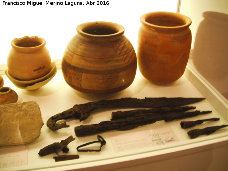 Tumba ibérica 5/617 - Tumba ibérica 5/617. Ajuar. Museo Provincial de Jaén